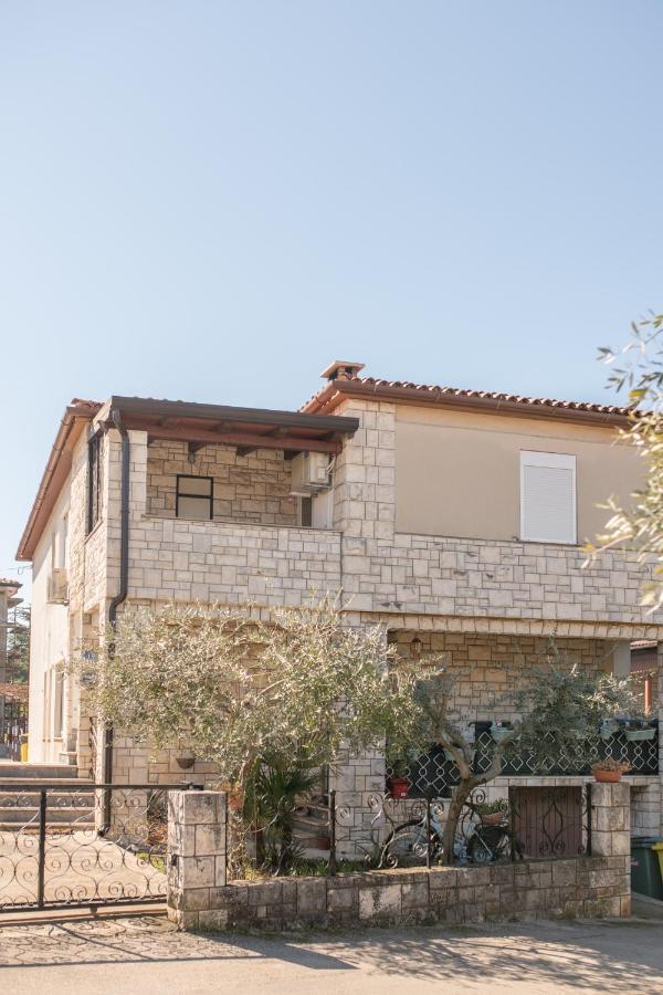 Apartament Red Karmenita Umag